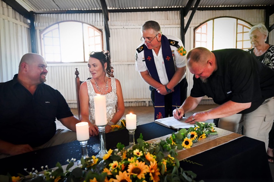 Wedding ceremony by Dr. Gerrit Rademeyer in Groblersbrug