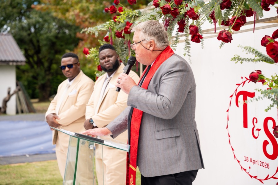 Wedding ceremony by Dr. Gerrit Rademeyer in Groblersbrug